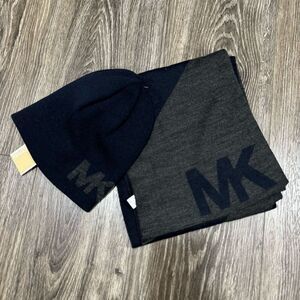 Michael Kors mens reversible logo knit winter scarf & Beanie Hat Set